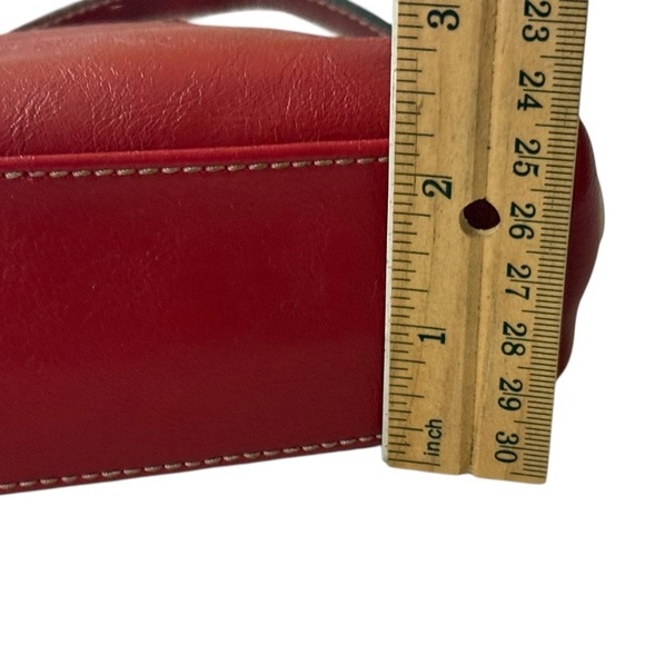 Red Leather Rockabilly Punk Retro Doctor-Style Chain Accent Handbag - Picture 12 of 13